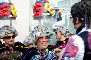 Ladies in a hairdresser salon - chirigota in Cádiz